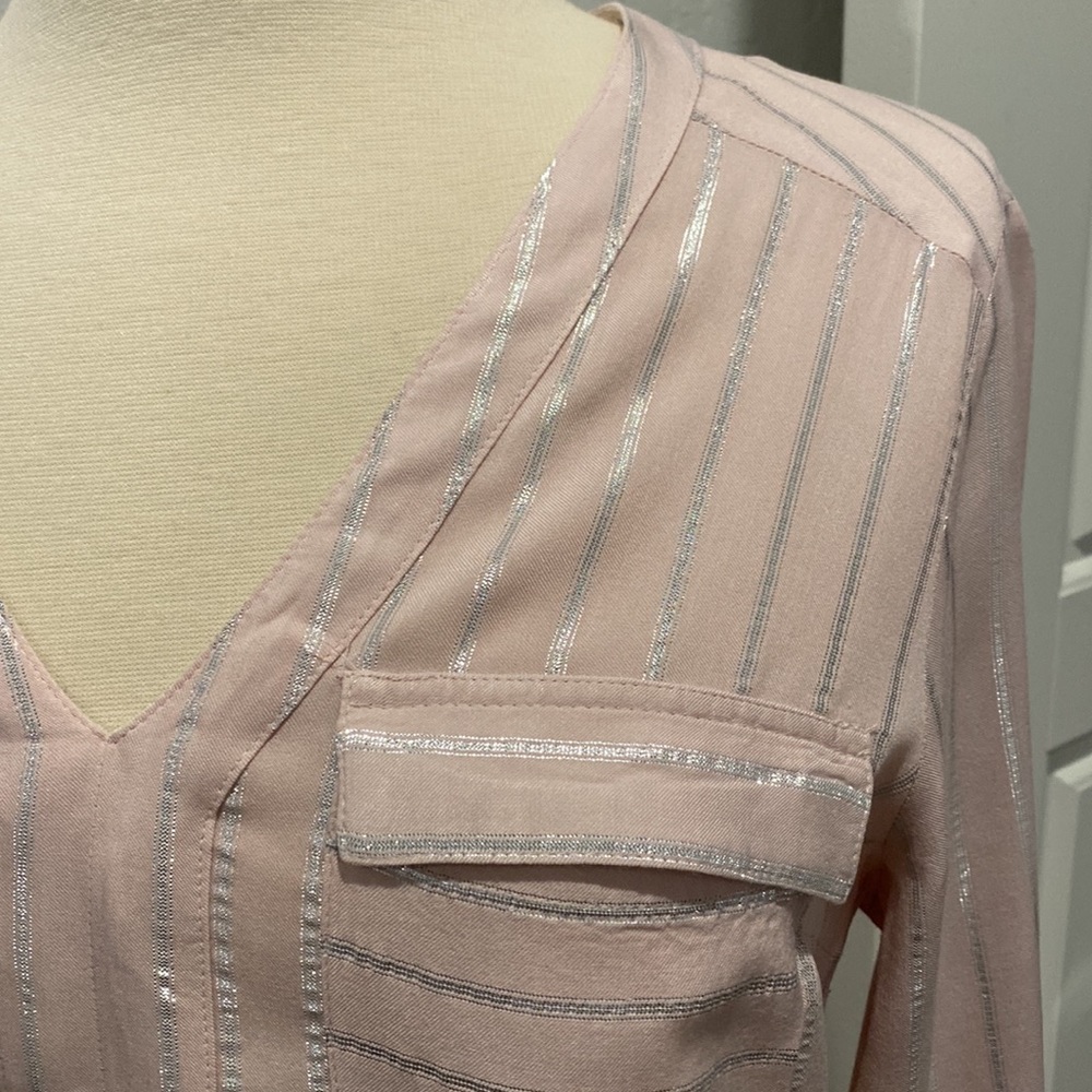 Express Blouse - Picture 2 of 6